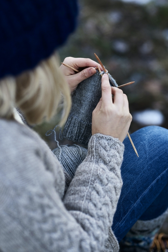 Can Machine Knitting Enhance Your Hand Knitting? – Design Team Blog